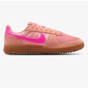 Nike field general grade school boys sneakers Sz 7 (unisex)